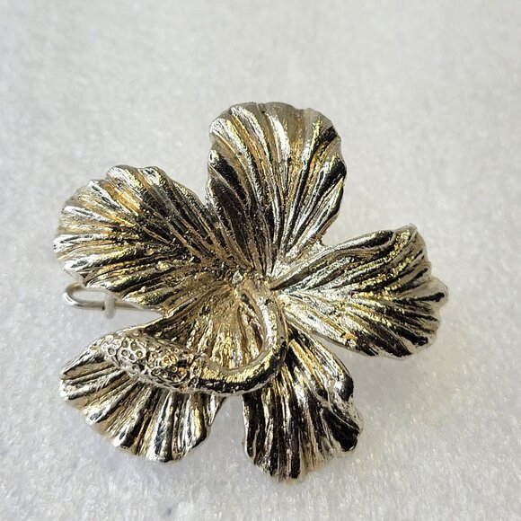 Large Rhodium Plated Hibiscus Brooch Pin - Picture 2 of 10